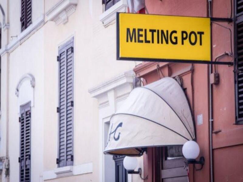 Melting Pot Rome Hostel Exterior photo