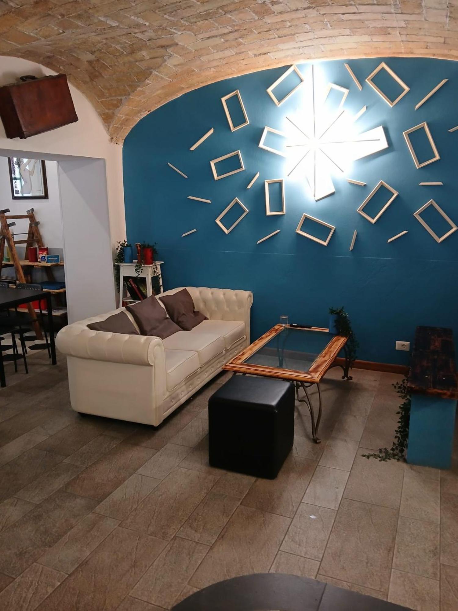 Melting Pot Rome Hostel Exterior photo