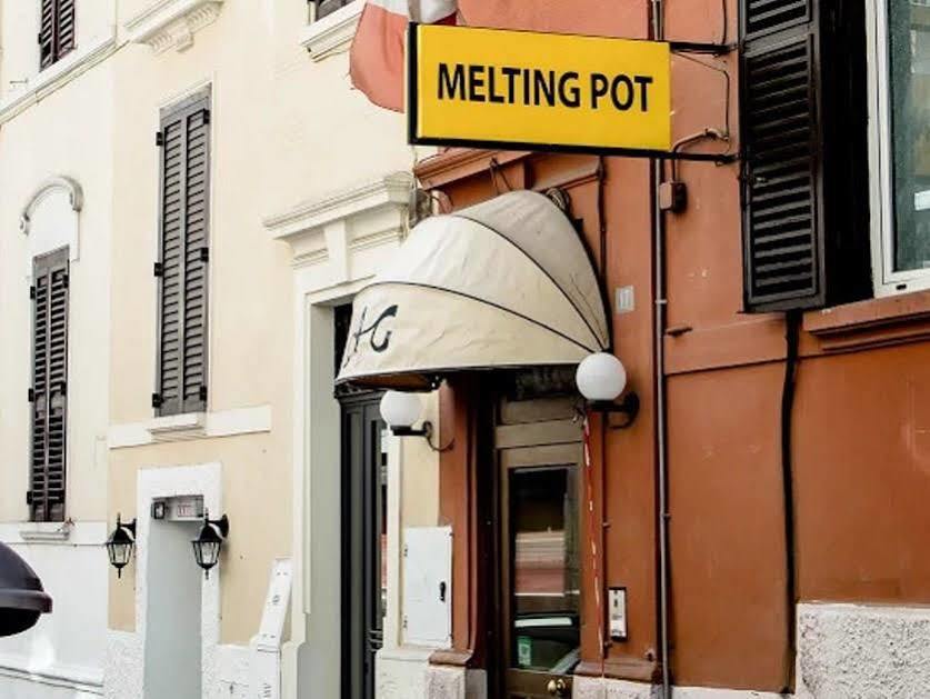 Melting Pot Rome Hostel Exterior photo